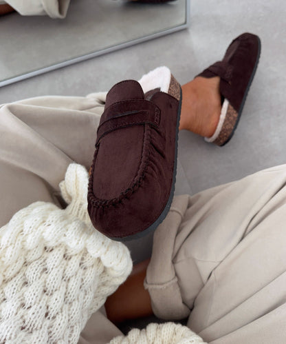 Elegante Fell-Mules Leni in Braun
