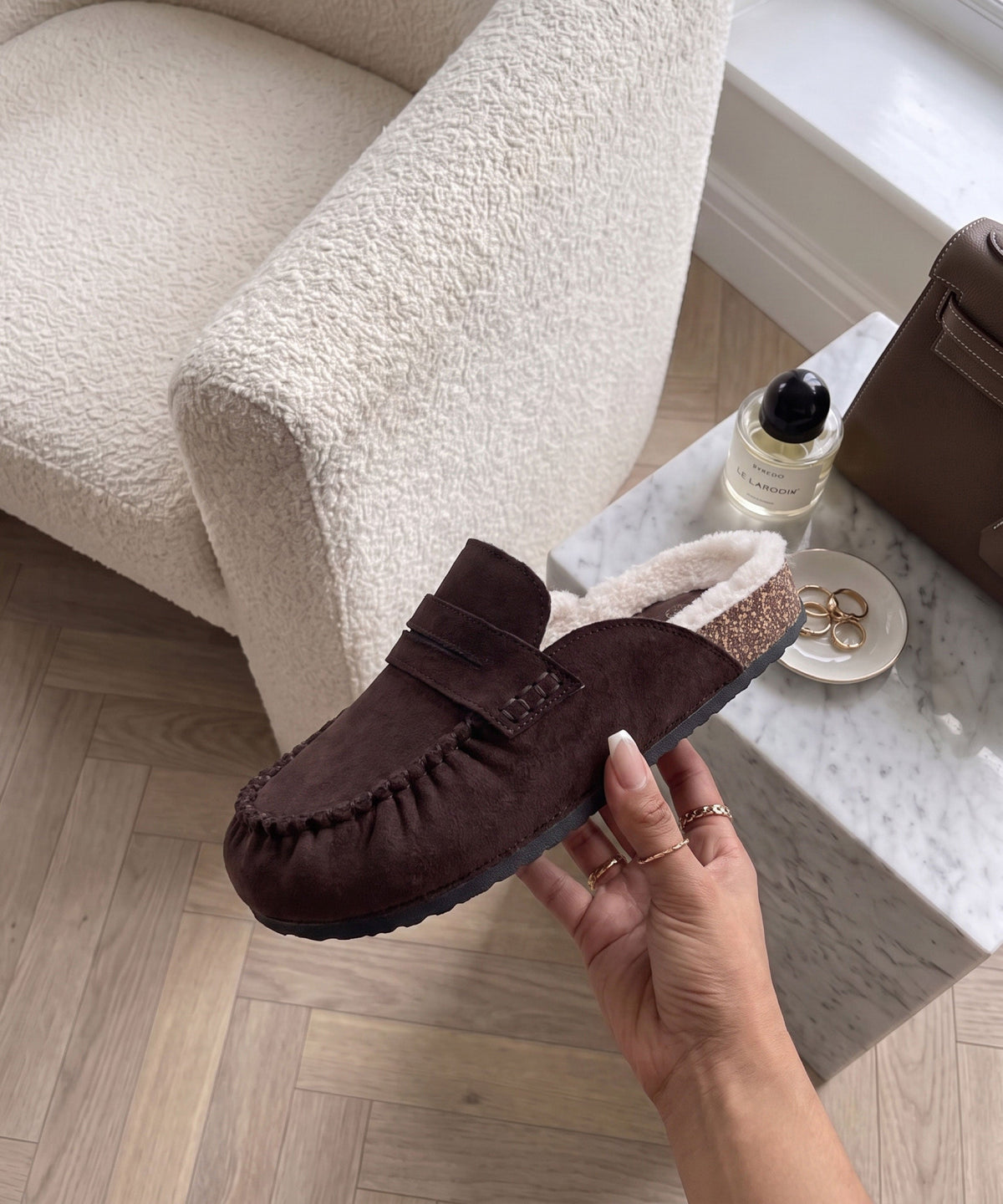 Elegante Fell-Mules Leni in Braun